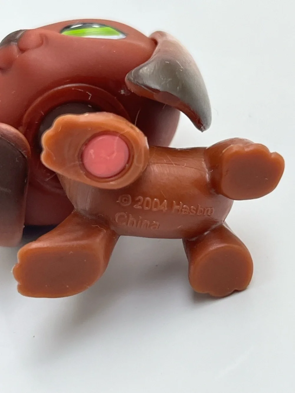 Littlest Pet Shop Beagle Dog#77 Hasbro 2004 with Green eyes